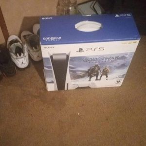 Brand new still in box paid 800$ only want 650$